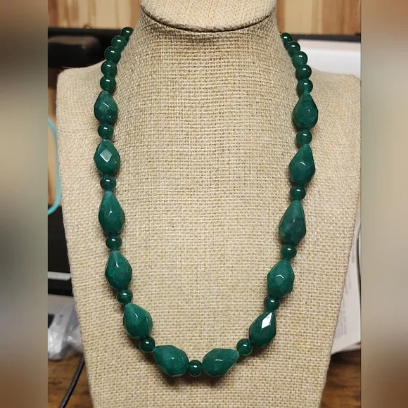 Teardrops of Jealousy 18-inch Emerald Green Necklace Artisan Aprilsplace - Picture 11 of 12
